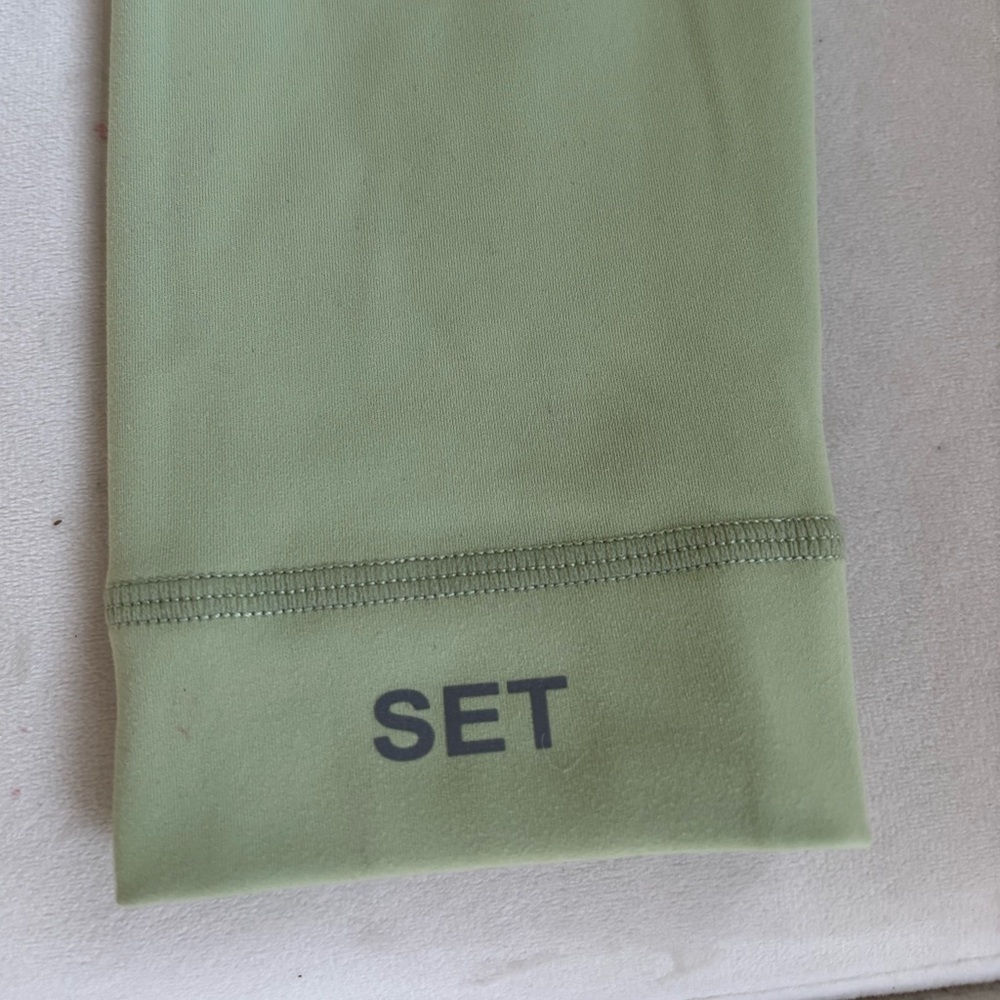 Set Active green leggings